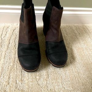 Sorel boots, easy to walk with tupe heels